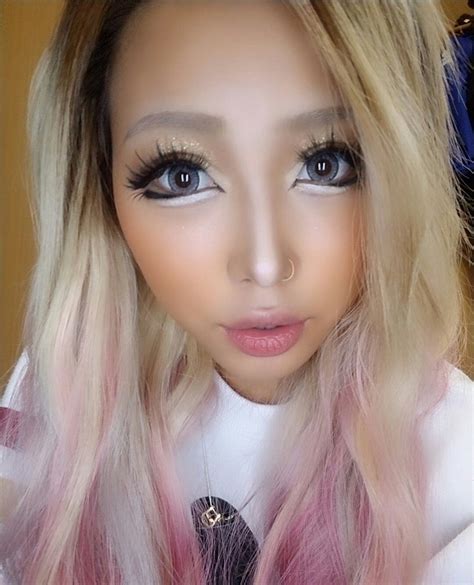 gyaru makeup